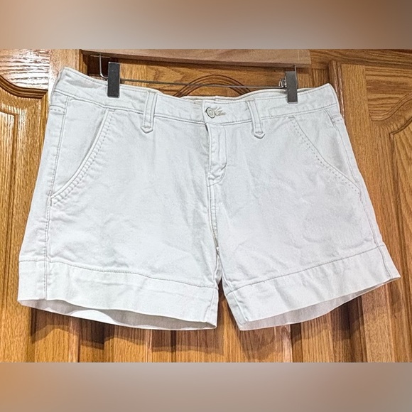 Levi's Women's White Jean Shorts Size 8 EUC - Picture 5 of 8